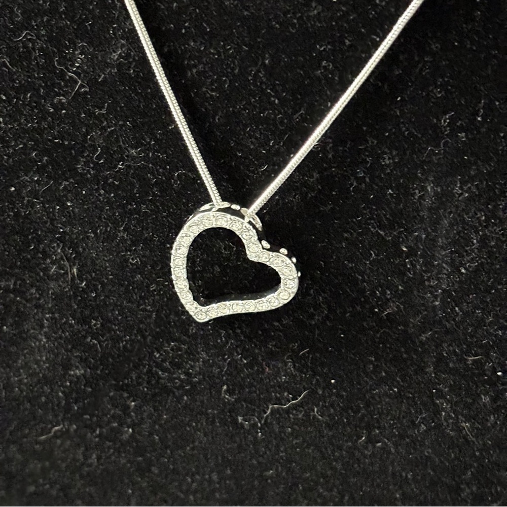 Swarovski elements heart shaped pendant new